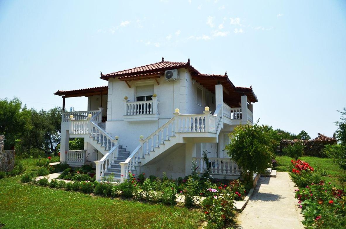 Helen Apartments Lukovë Екстериор снимка