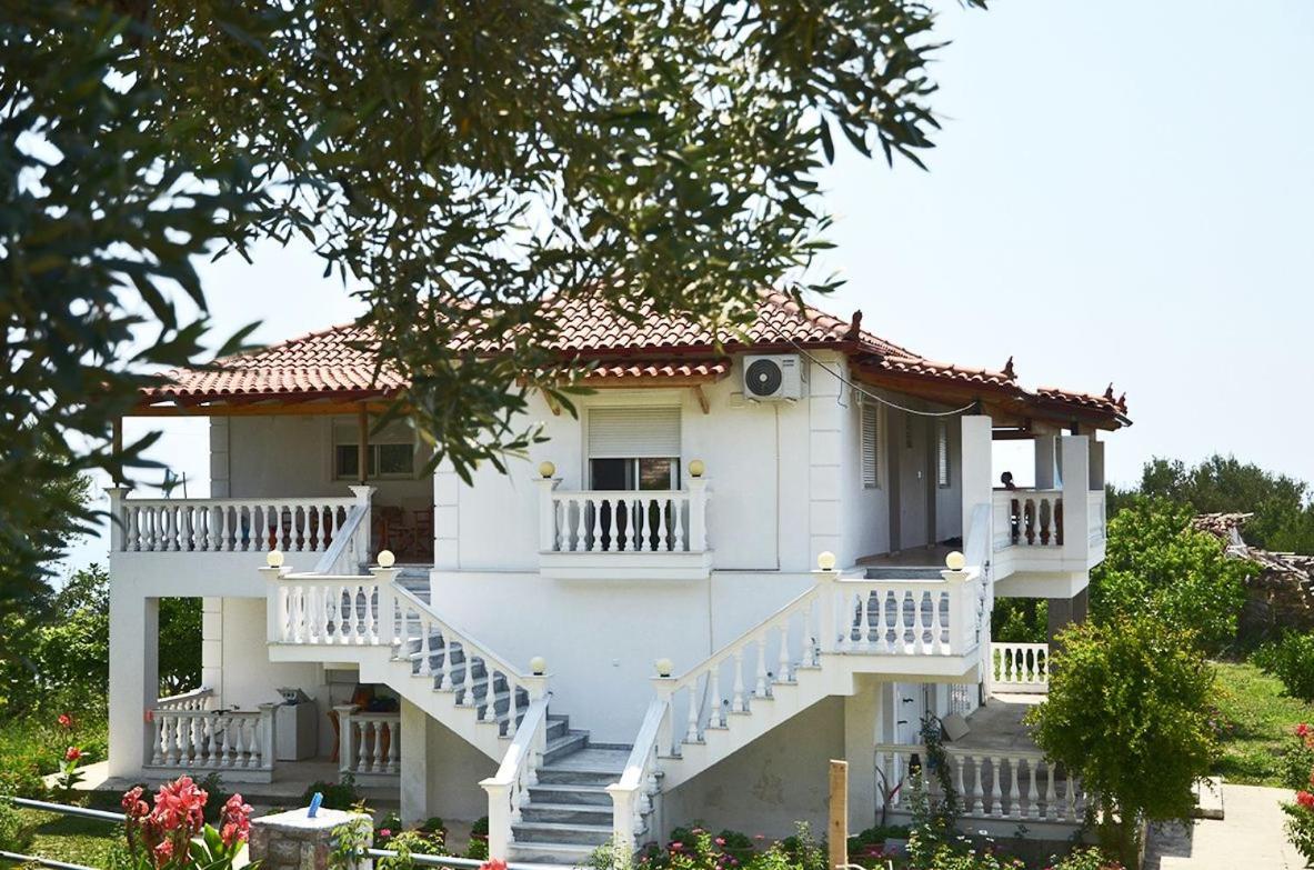Helen Apartments Lukovë Екстериор снимка