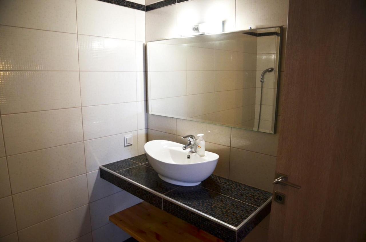 Helen Apartments Lukovë Екстериор снимка