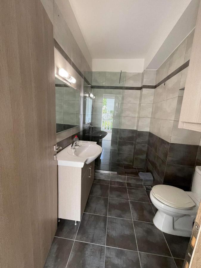 Helen Apartments Lukovë Екстериор снимка