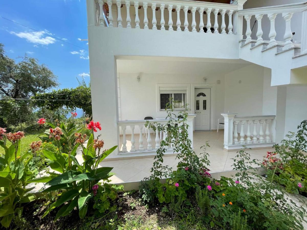 Helen Apartments Lukovë Екстериор снимка